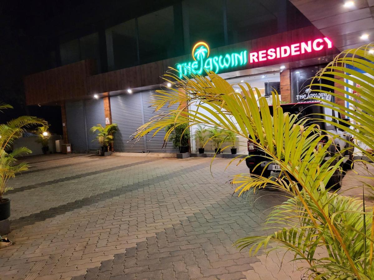 Thejaswini Residency Cheruvathur Nīleshwar Exterior foto