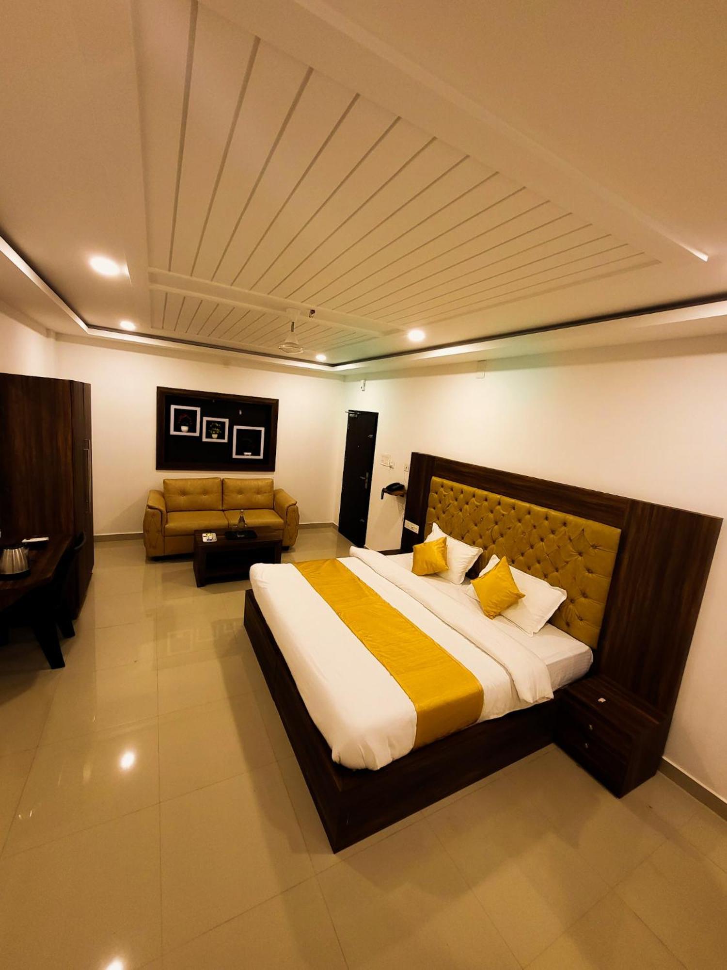 Thejaswini Residency Cheruvathur Nīleshwar Exterior foto