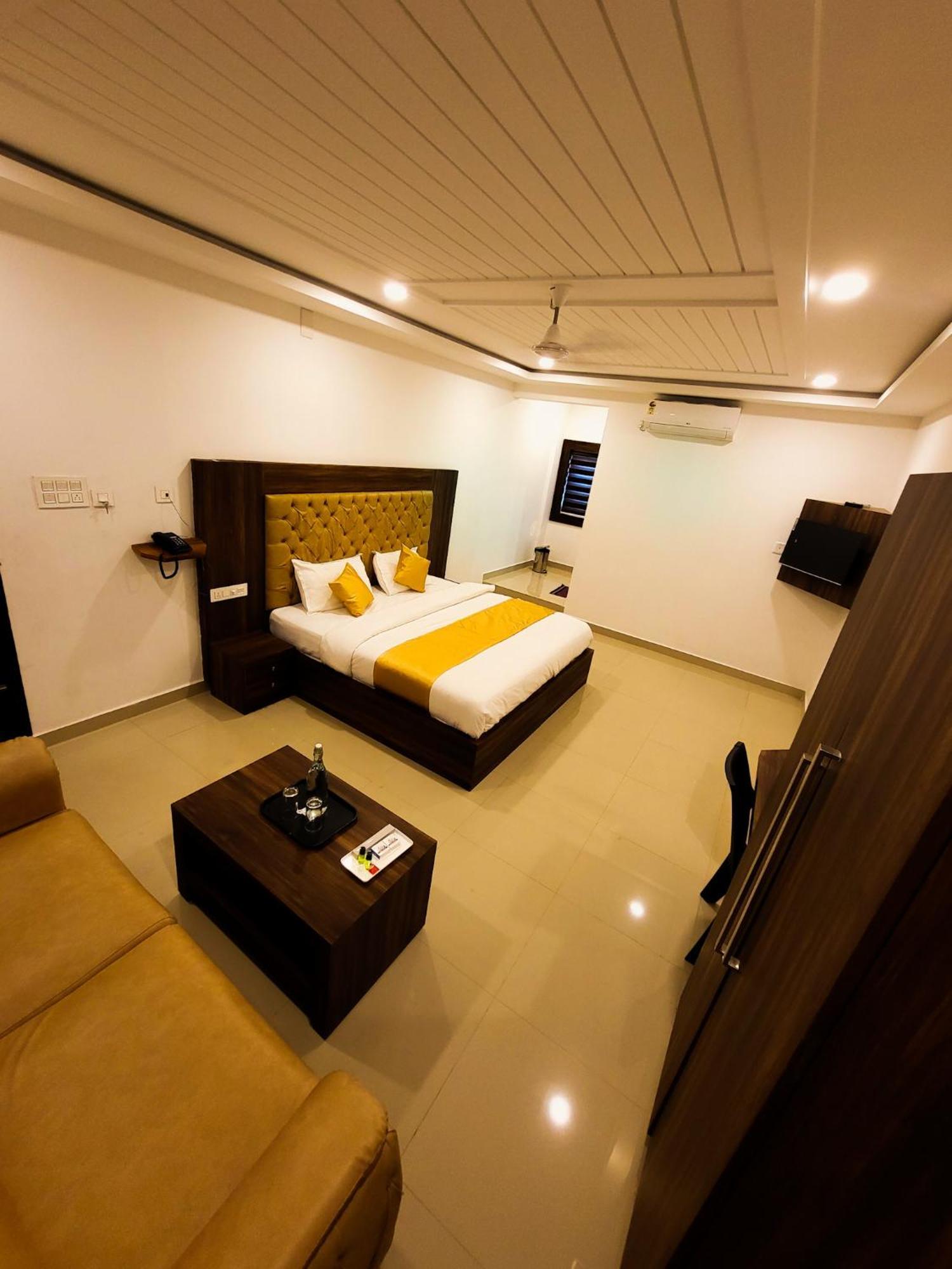 Thejaswini Residency Cheruvathur Nīleshwar Exterior foto