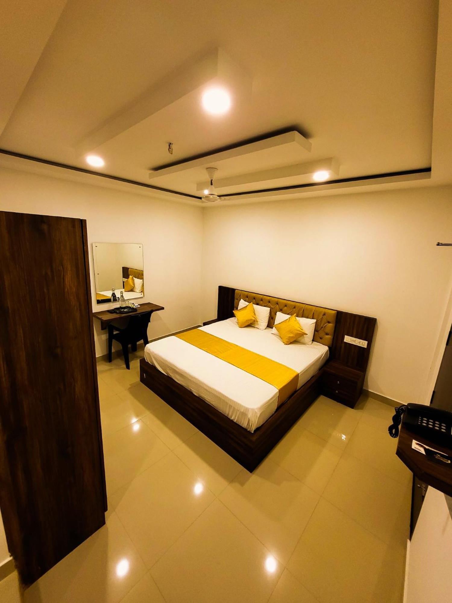 Thejaswini Residency Cheruvathur Nīleshwar Exterior foto